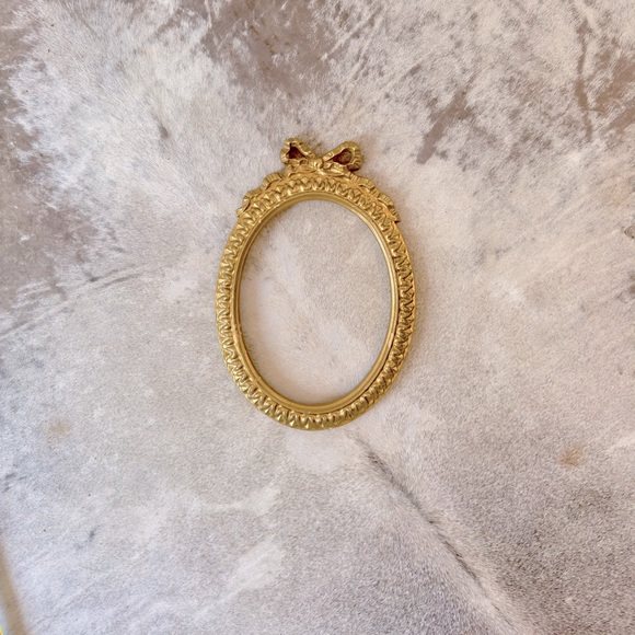 VINTAGE Shabby Chic Bows Gold Oval Wooden Empty Frame 11” x 13” Opening 9.5 x 7 - Picture 2 of 16